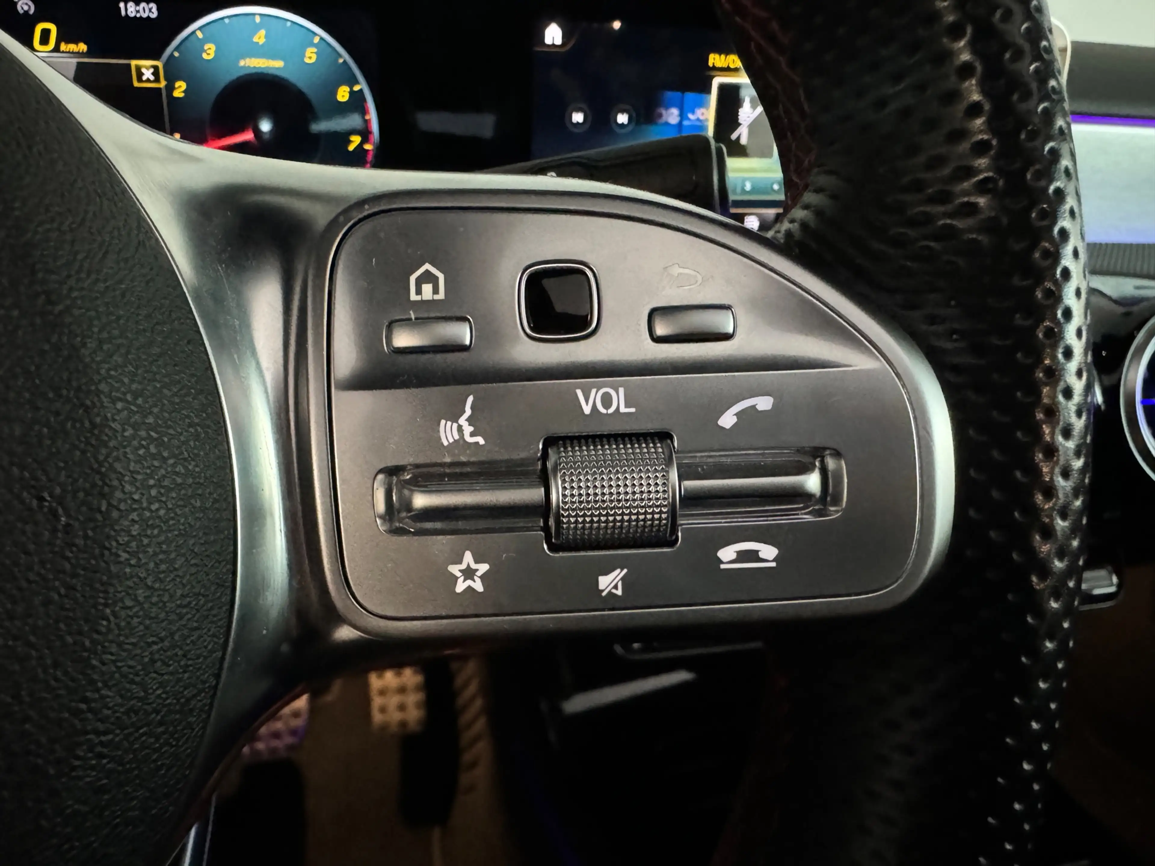 Mercedes-Benz A 180 Business Solution AMG Pano|Stoelverwarming|Camera| — photo 13