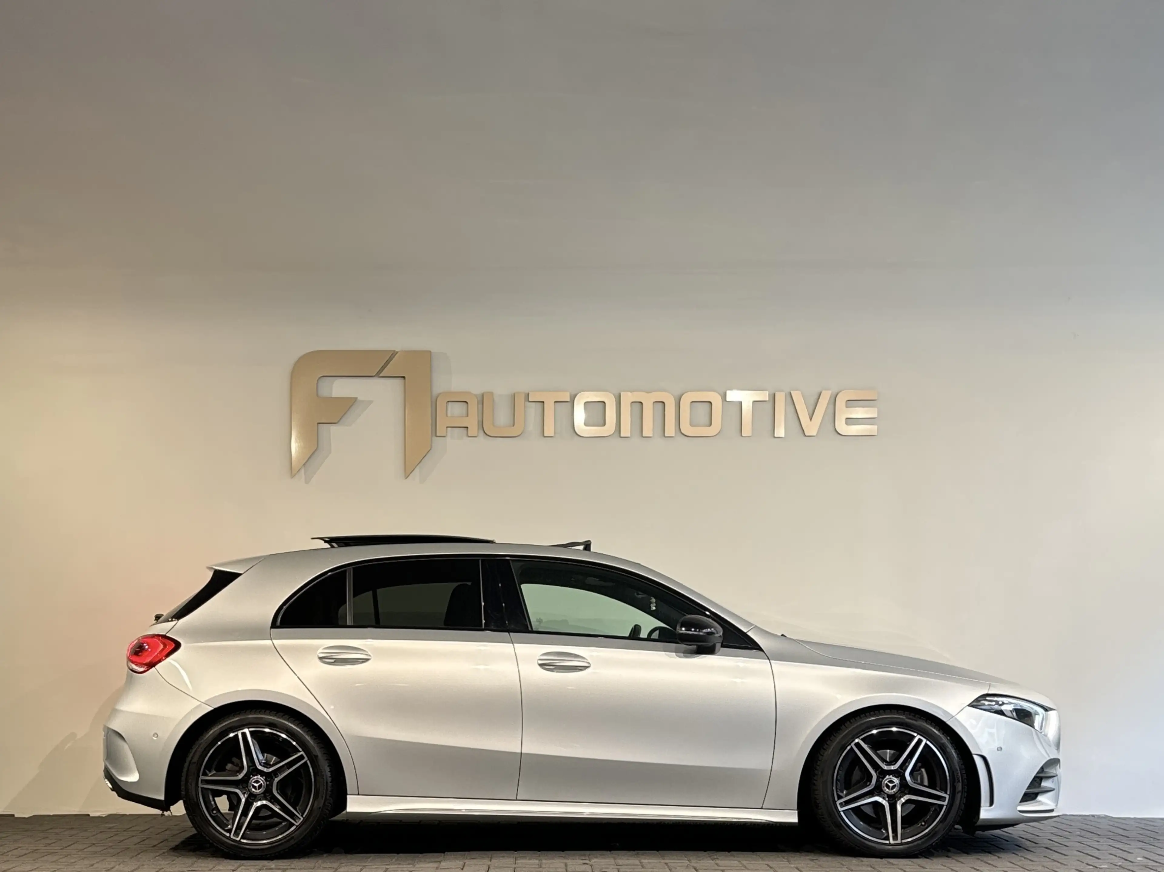 Mercedes-Benz A 180 Business Solution AMG Pano|Stoelverwarming|Camera| — photo 10
