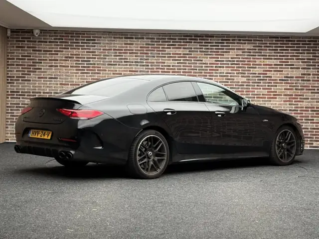 Mercedes-Benz CLS view 2