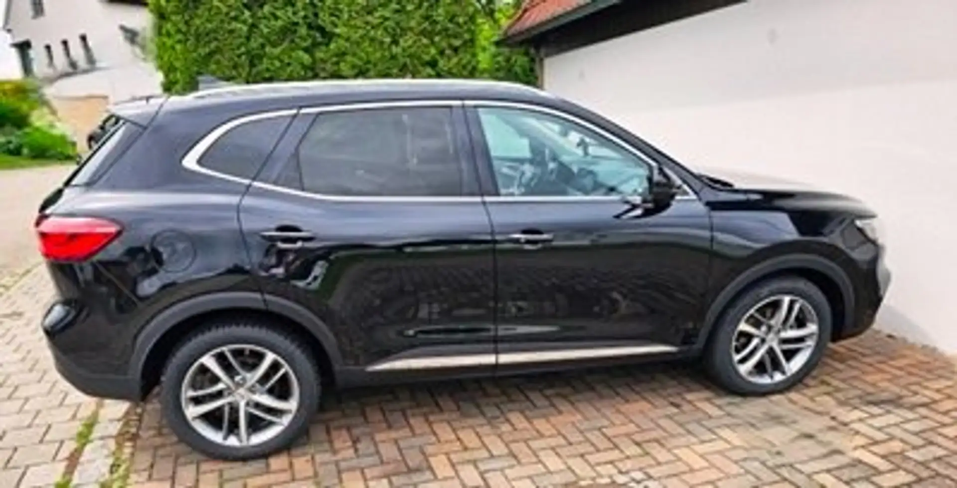 MG EHS EHS PHEV Luxury Schwarz - 2