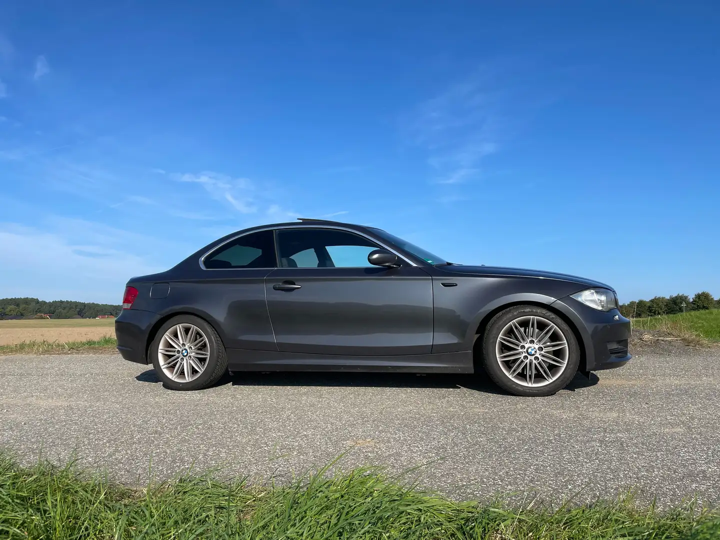 BMW 123 123d Coupe Šedá - 2