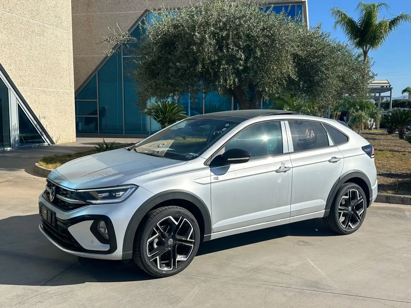 Volkswagen Taigo 1.0 tsi R-Line possibilità noleggio no scoring Zilver - 2