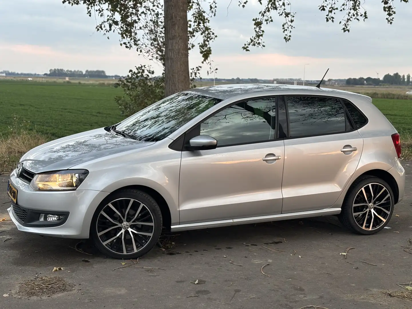 Volkswagen Polo Polo 1.4-16V Trendline Grijs - 2