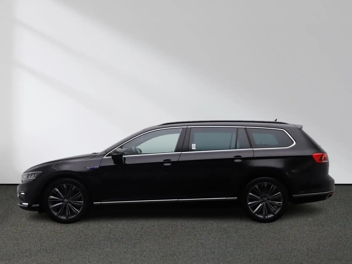 Volkswagen Passat GTE Variant 1.4 eHybrid CarPlay LED AHK Schwarz - 2