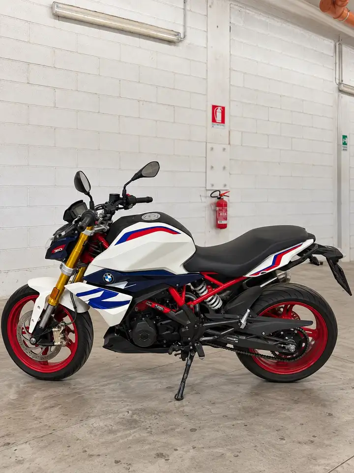 BMW G 310 R