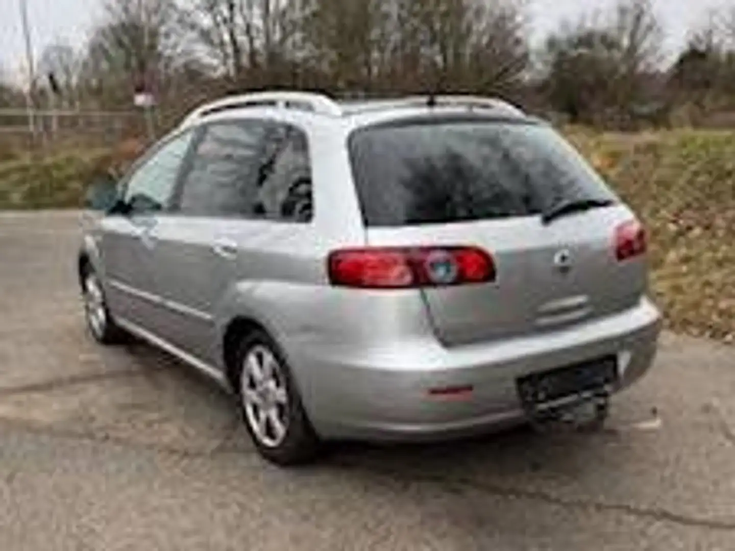 Fiat Croma 1.9 16V Multijet Emotion Grau - 2