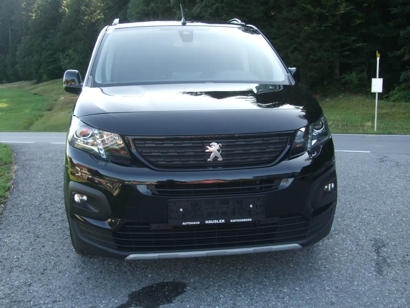Peugeot Rifter GT Line BHDI 130 Schwarz - 2
