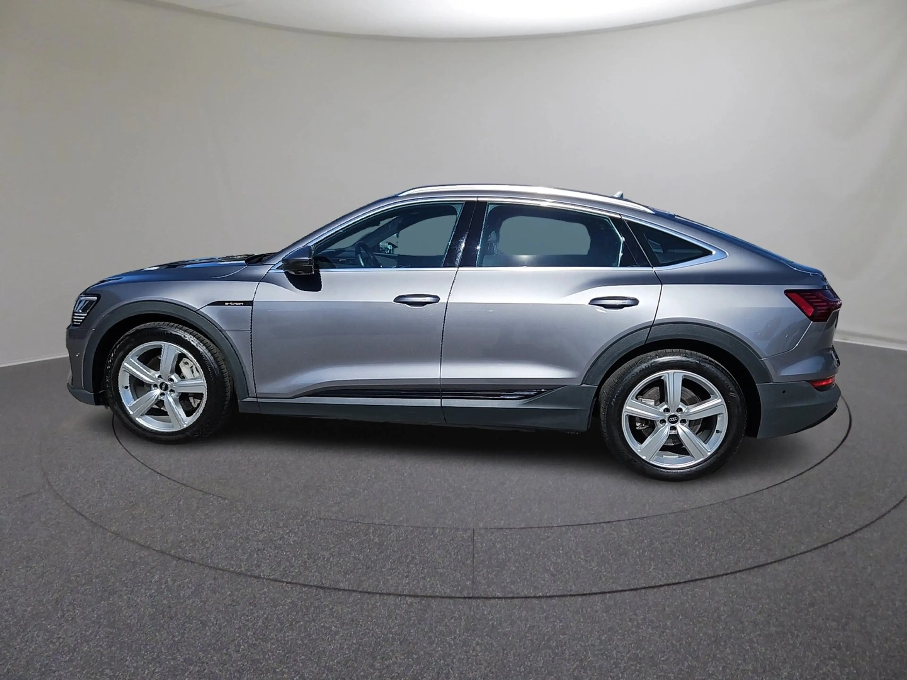 Audi e-tron 55 300 kW Business 4x S-Line!!! — photo 2