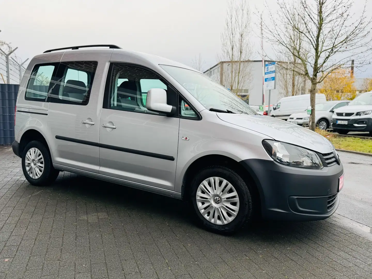 Volkswagen Caddy Family*1.Hd.*PDC*Klima*EFH*SH. Gepflegt*5 Türer Silber - 2