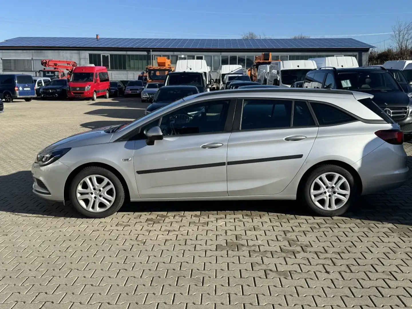 Opel Astra 1.6 D Start/Stop Sports Tourer Edition - 2