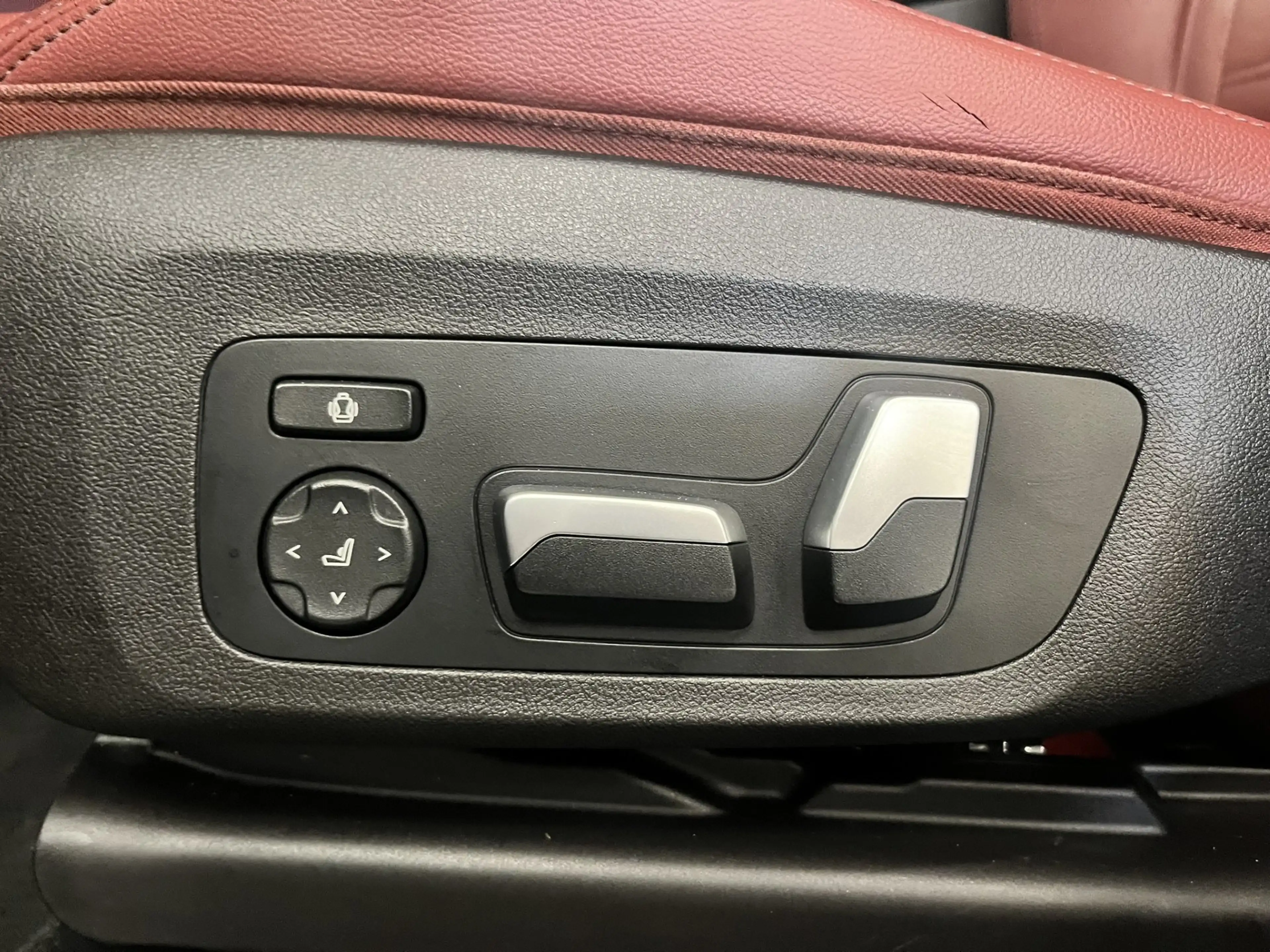 BMW X4 xDrive20d *Modell xLine / Innovationspaket / Pano / AHK* — photo 18