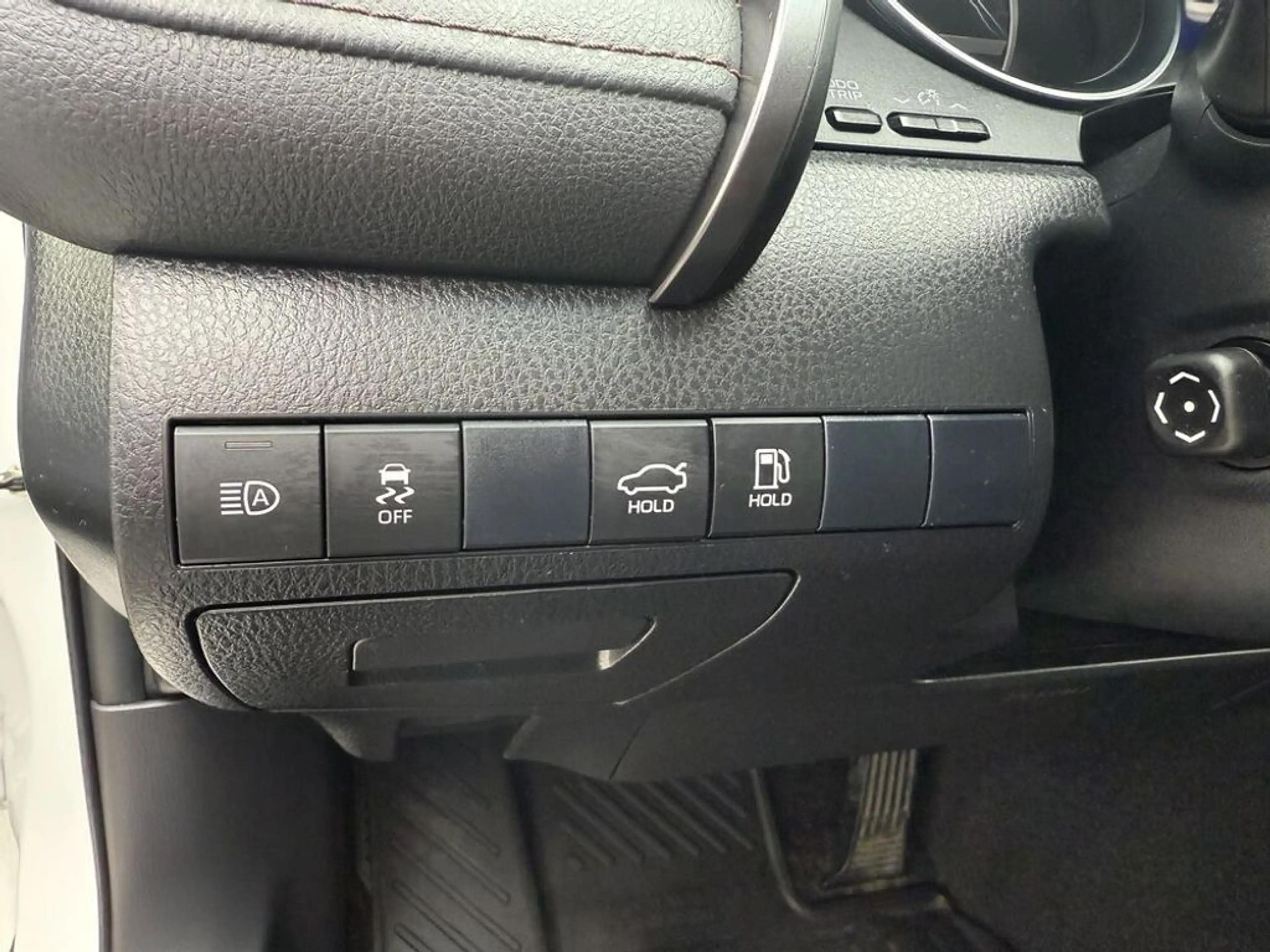 Toyota Camry 2,5 Hybrid Lounge Aut. — photo 8