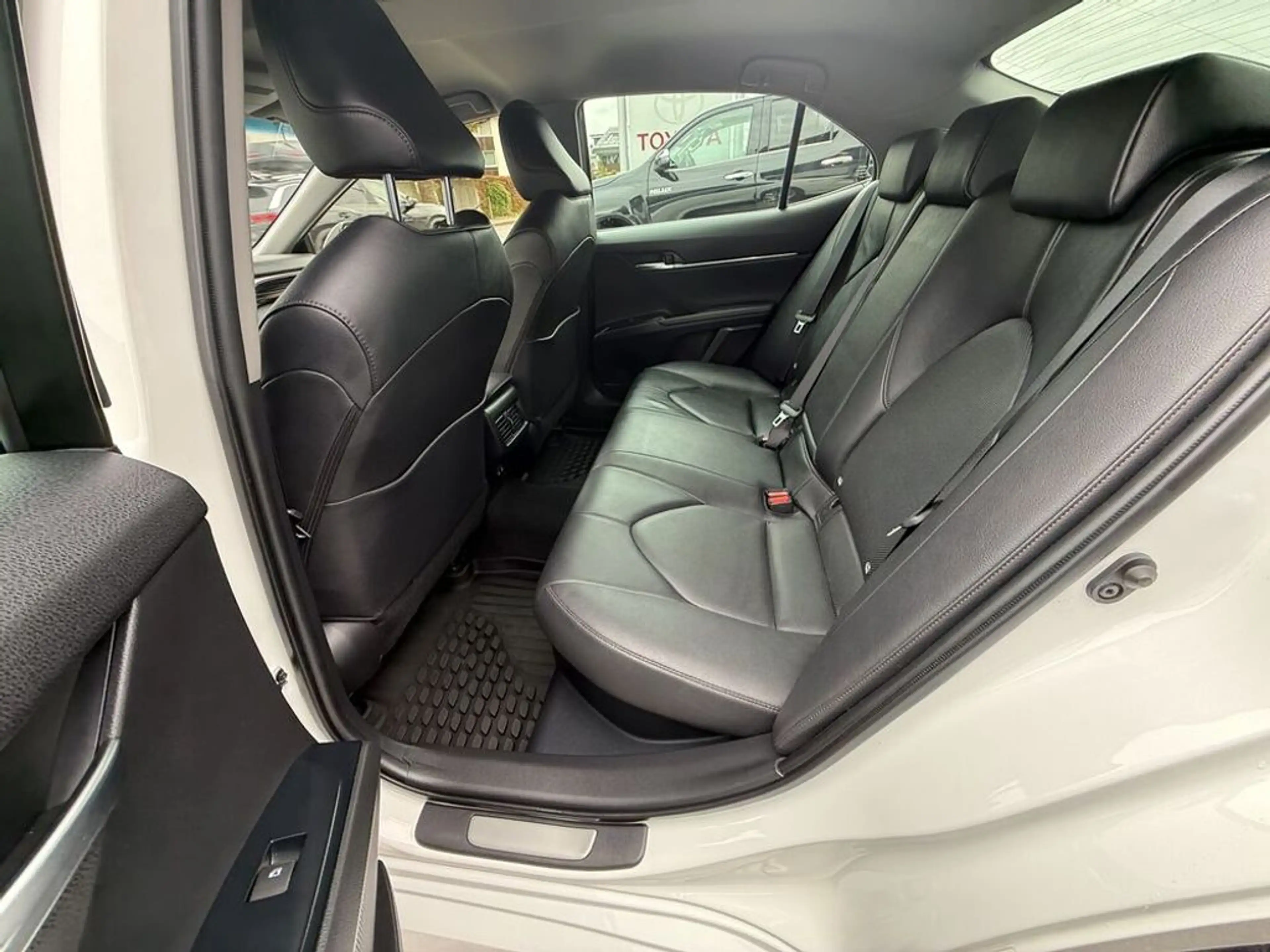Toyota Camry 2,5 Hybrid Lounge Aut. — photo 10