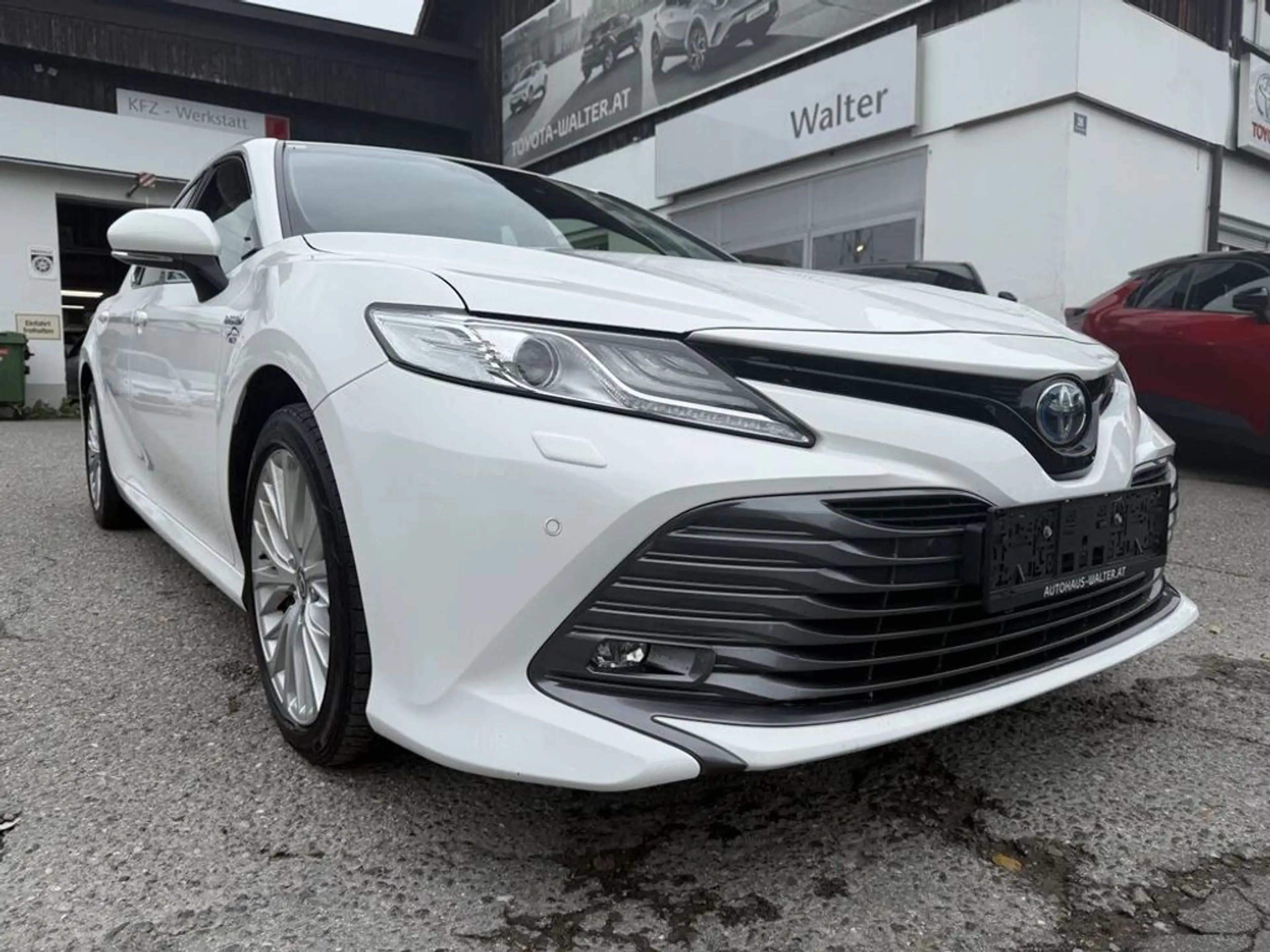 Toyota Camry 2,5 Hybrid Lounge Aut. — photo 3