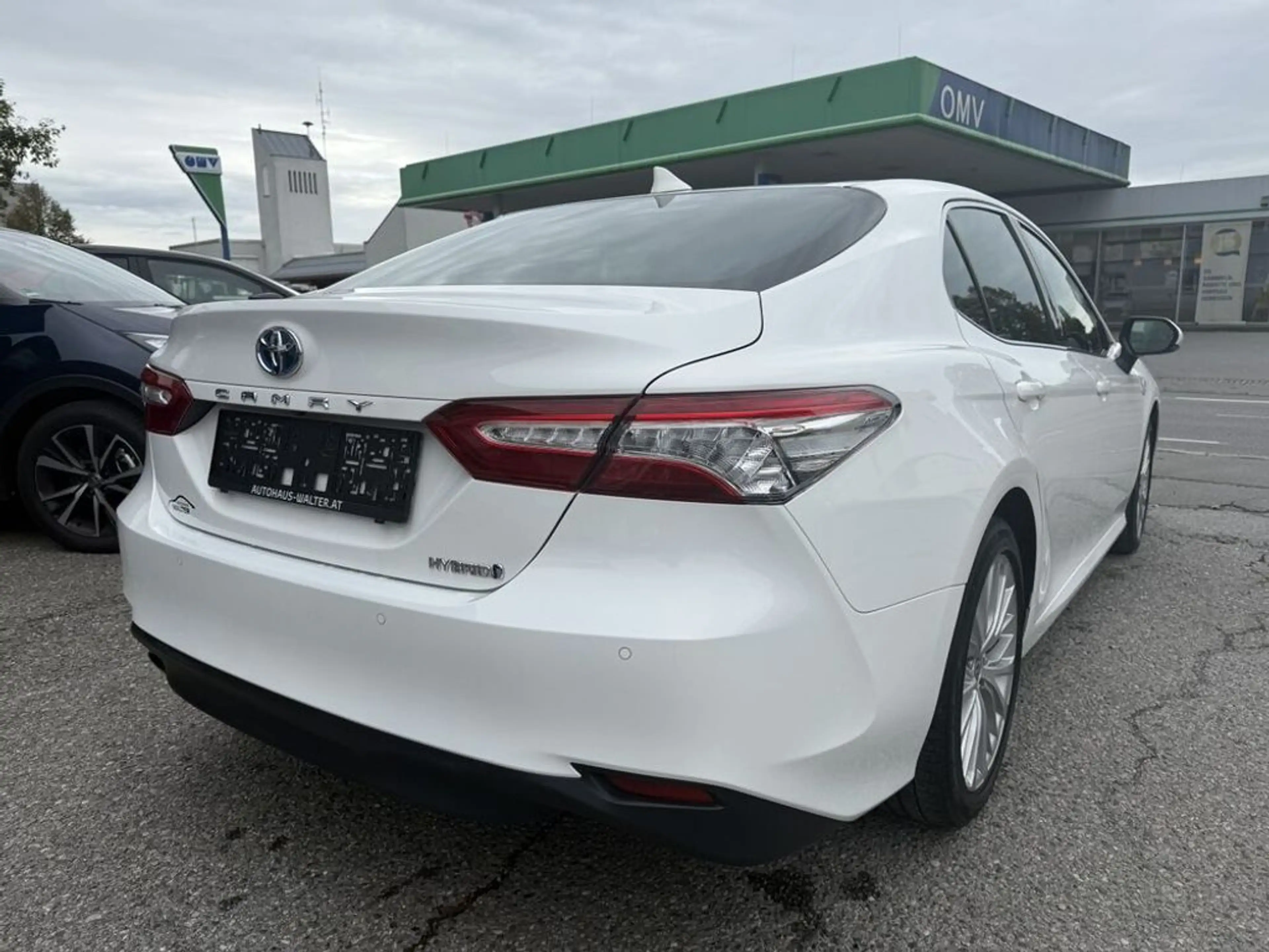 Toyota Camry 2,5 Hybrid Lounge Aut. — photo 12