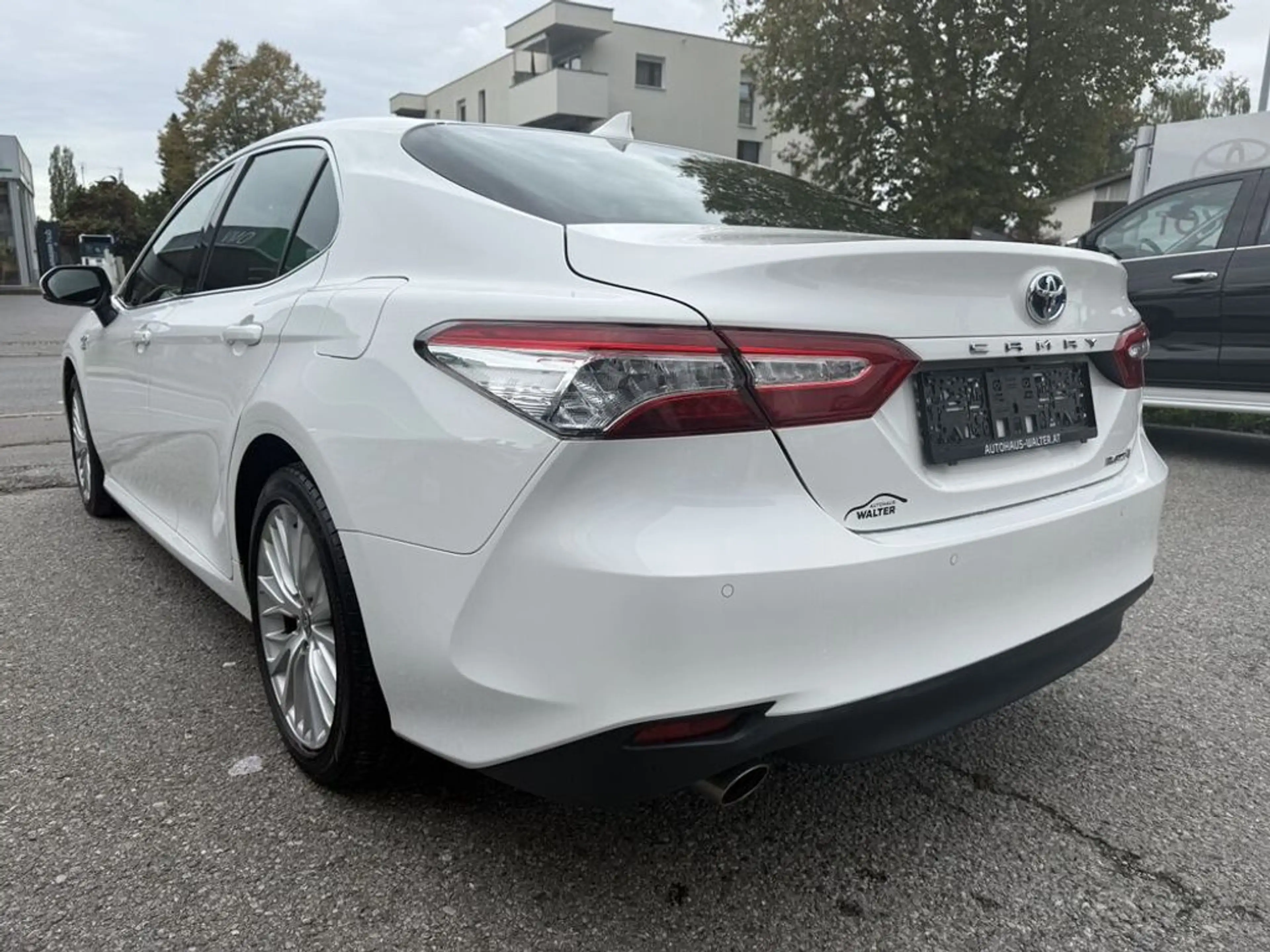 Toyota Camry 2,5 Hybrid Lounge Aut. — photo 11