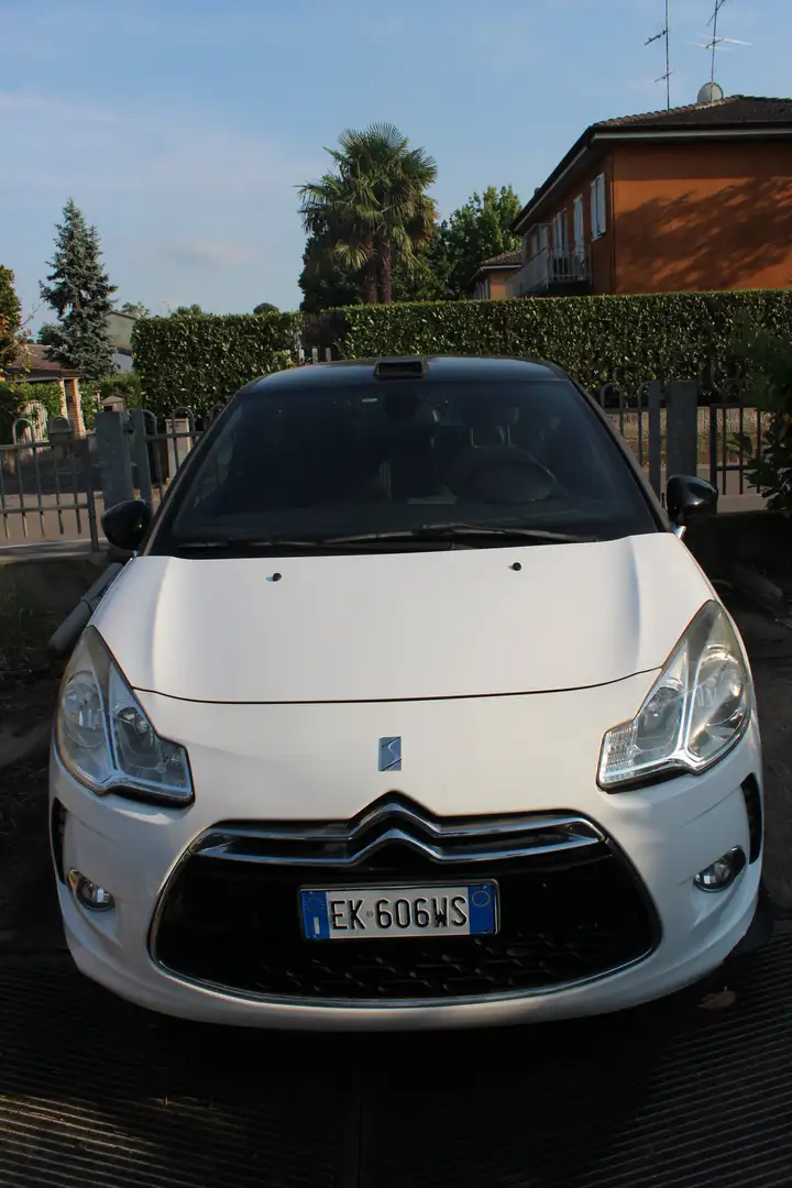 Citroen DS3 DS3 1.4 hdi Just Black 70cv Bílá - 2