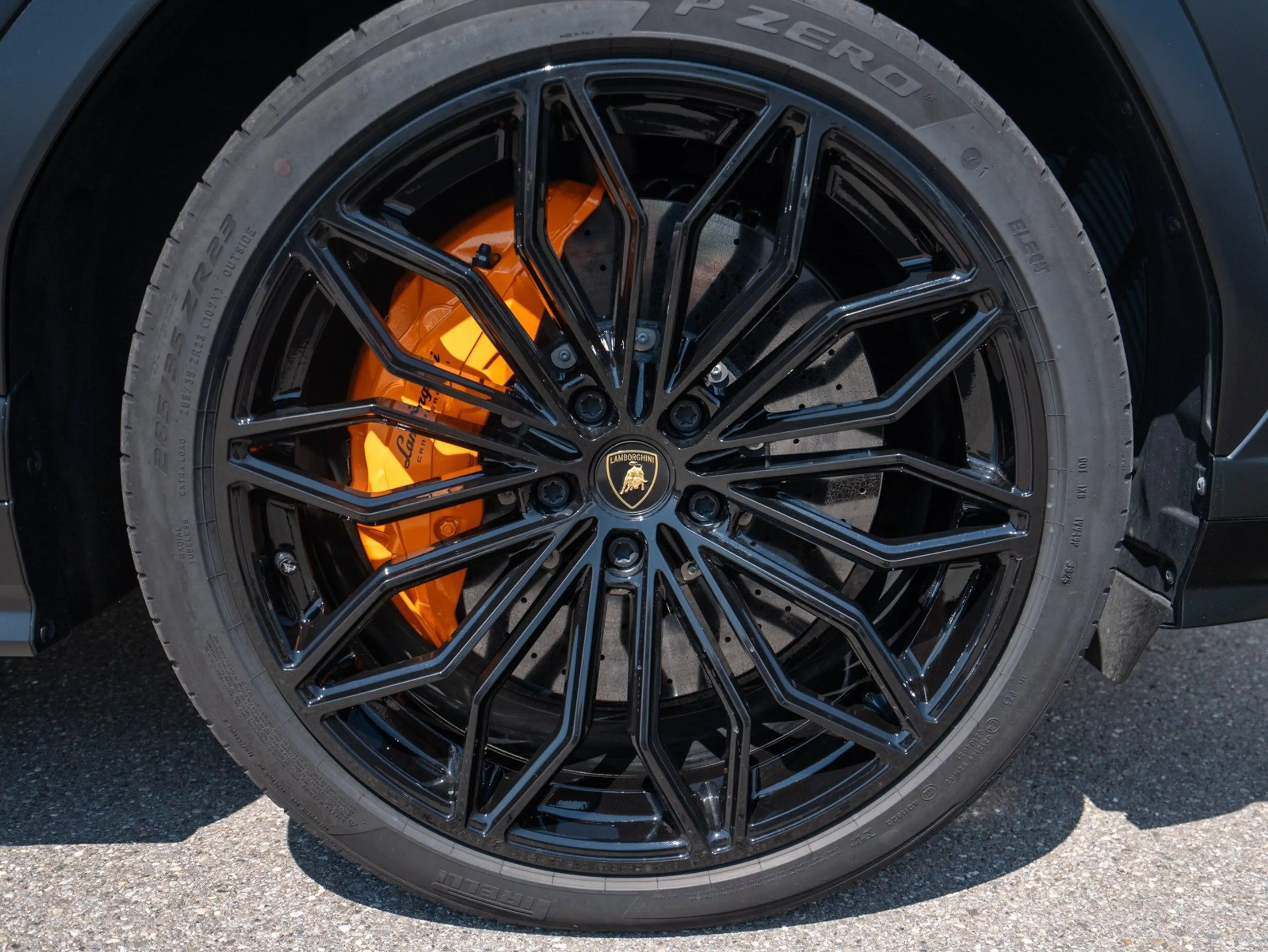 Lamborghini Urus SE AKRAPOVIC B&O PANO MASSAGE PARK-ASSIST REAR SEA — photo 12