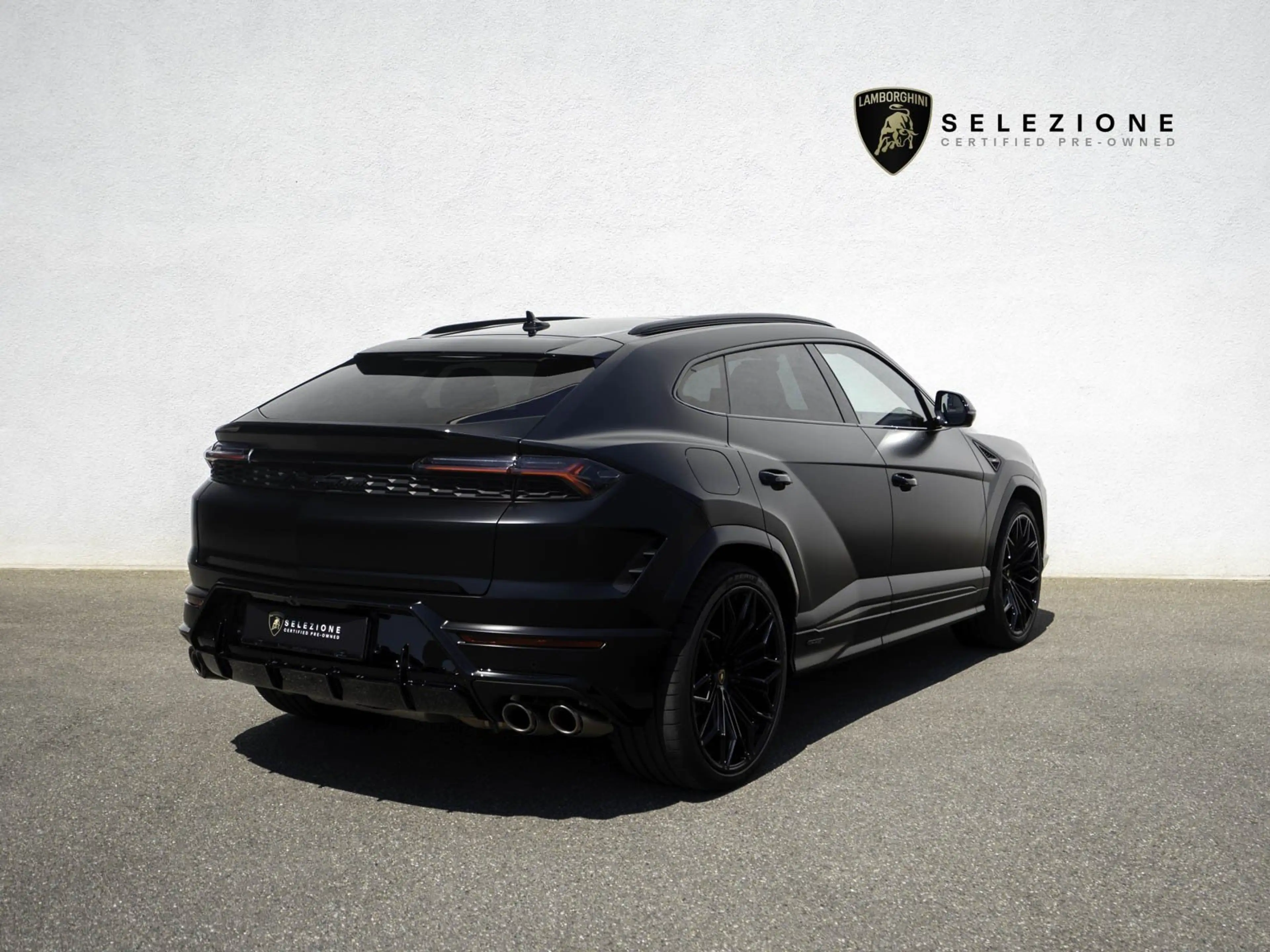 Lamborghini Urus SE AKRAPOVIC B&O PANO MASSAGE PARK-ASSIST REAR SEA — photo 3