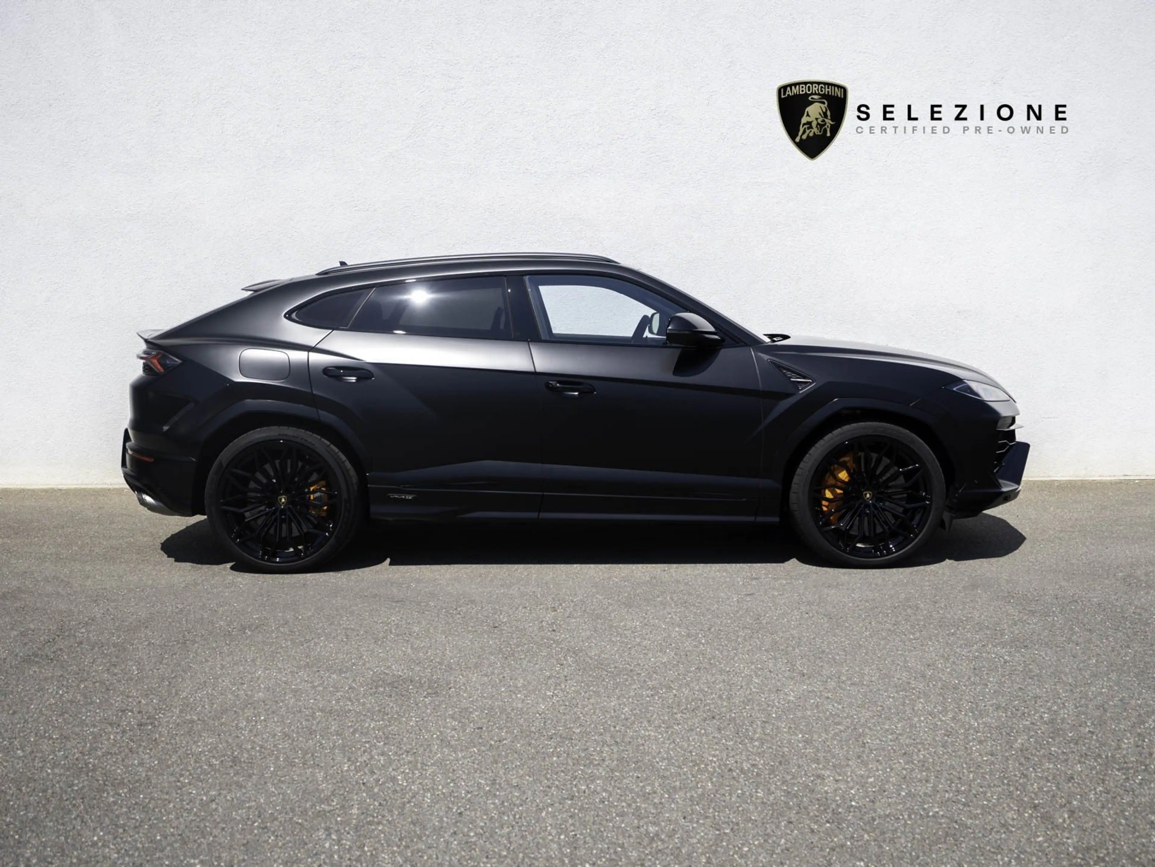Lamborghini Urus SE AKRAPOVIC B&O PANO MASSAGE PARK-ASSIST REAR SEA — photo 2