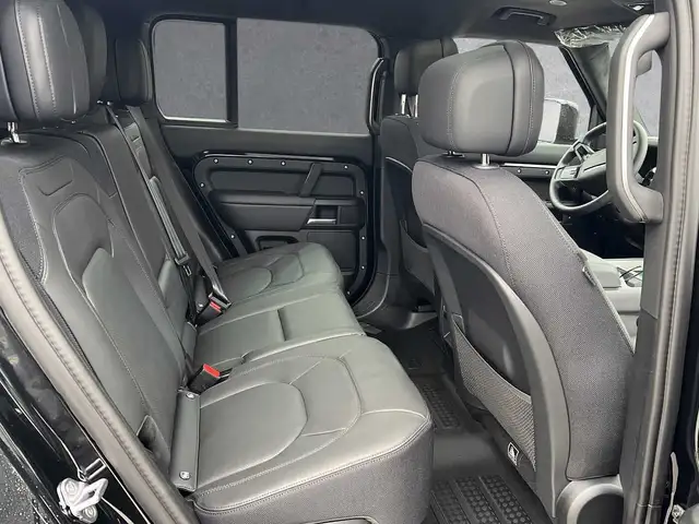 Land Rover Defender view 5