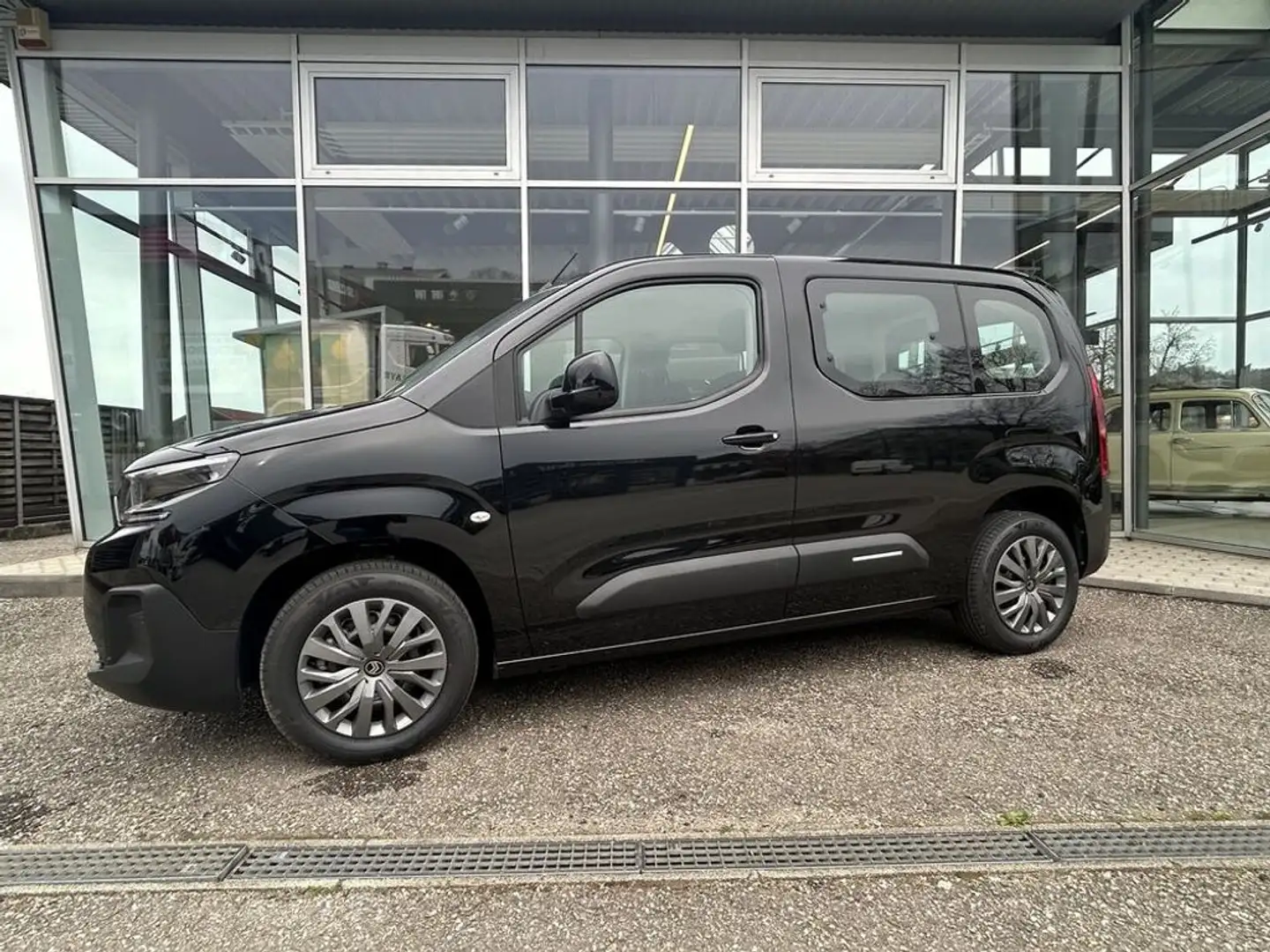 Citroen Berlingo Plus M 100 BLUEHDI mit Winterpaket Black - 2