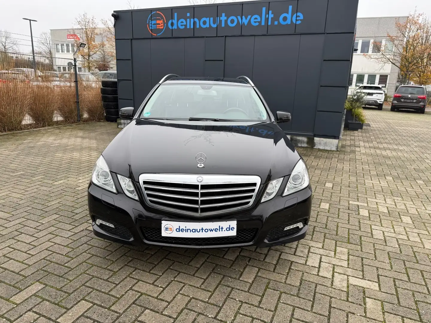 Mercedes-Benz E 250 E T-Modell CGI BlueEfficiency*Automatik Noir - 2