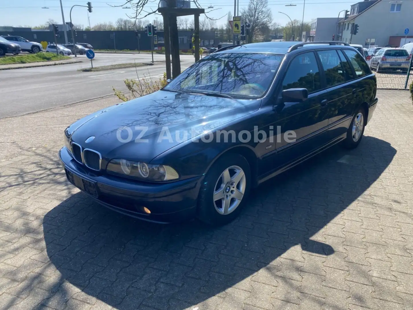 BMW 525 d Touring//Automatik//AHK// Blau - 2