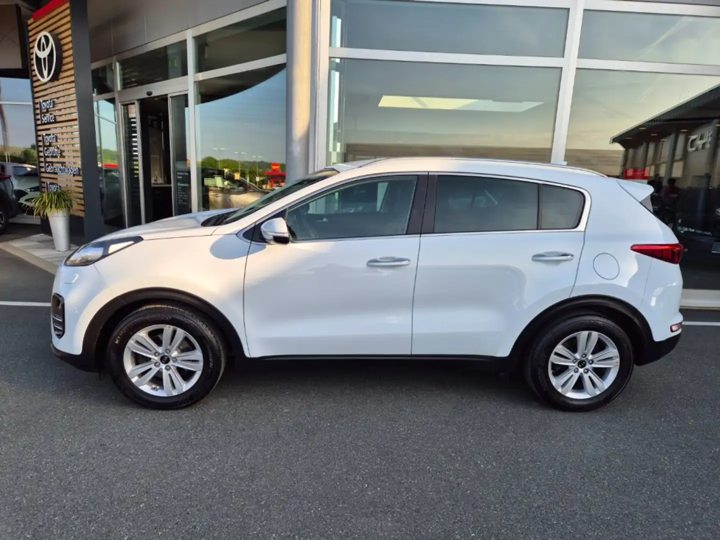 Kia Sportage 1,7 CRDI ISG Gold DCT *AHV*8-Fach* Wit - 2