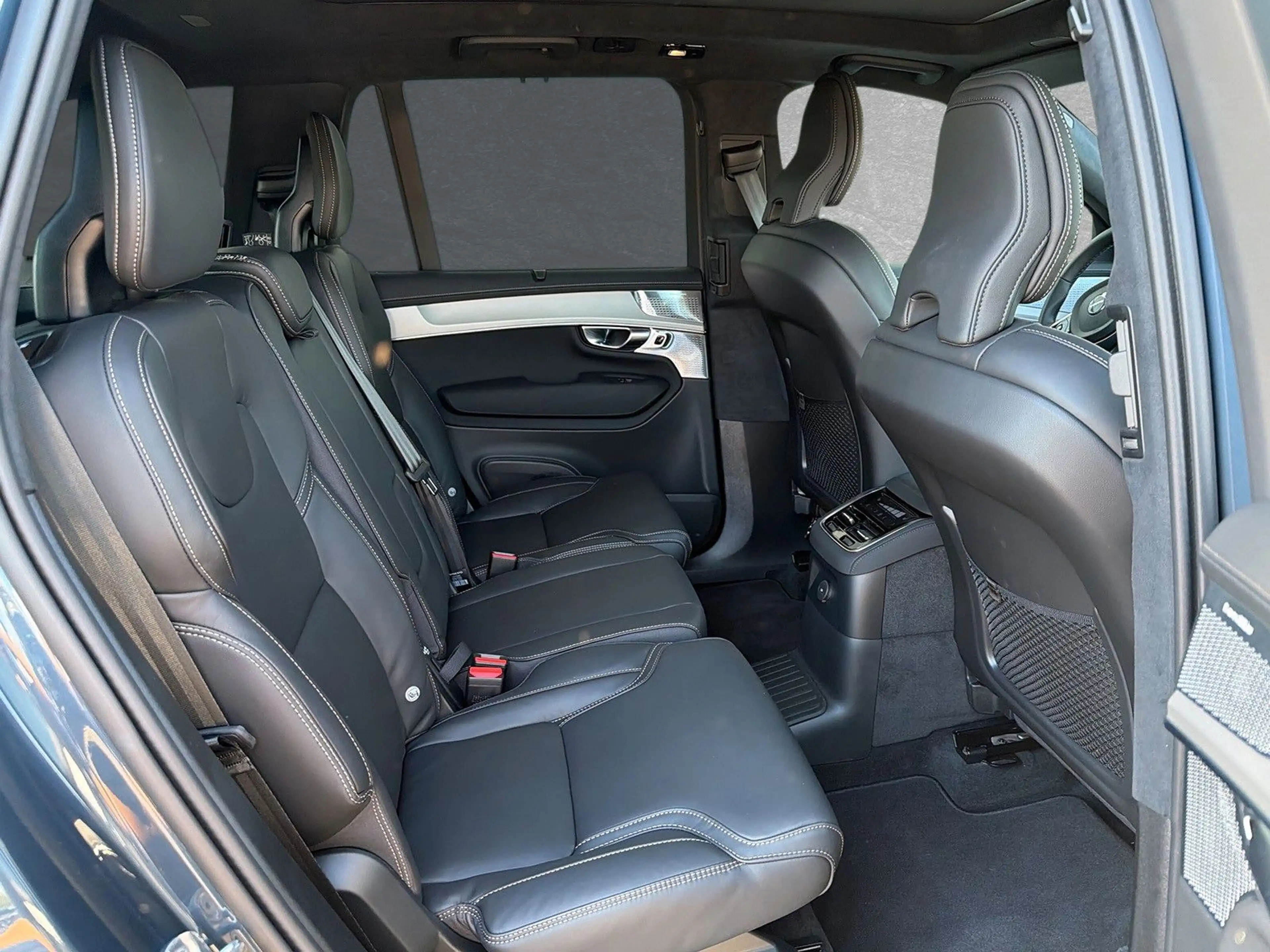 Volvo XC90 T8 AWD Black Edition Ultra 7-Sitzer AHK ACC — photo 5