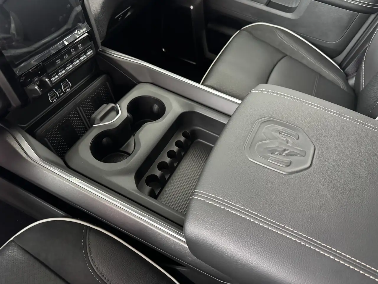 RAM 3500 снимка RAM 3500