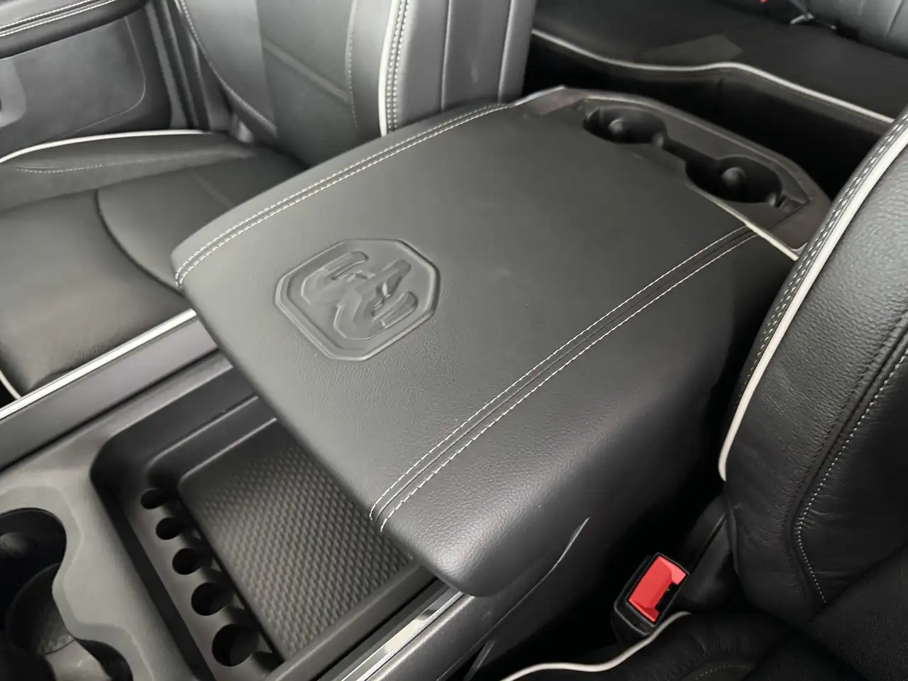 RAM 3500 снимка RAM 3500