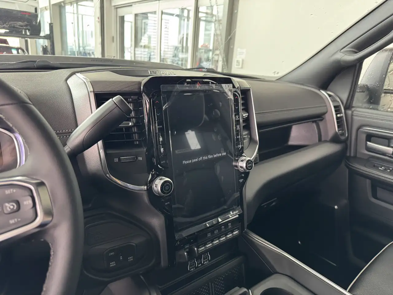 RAM 3500 снимка RAM 3500