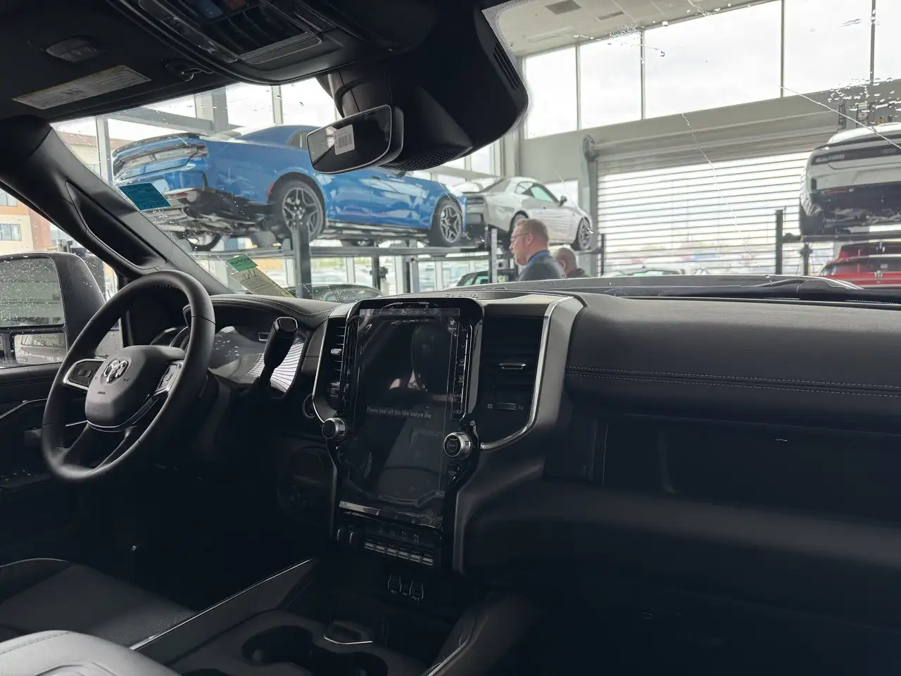RAM 3500 снимка RAM 3500