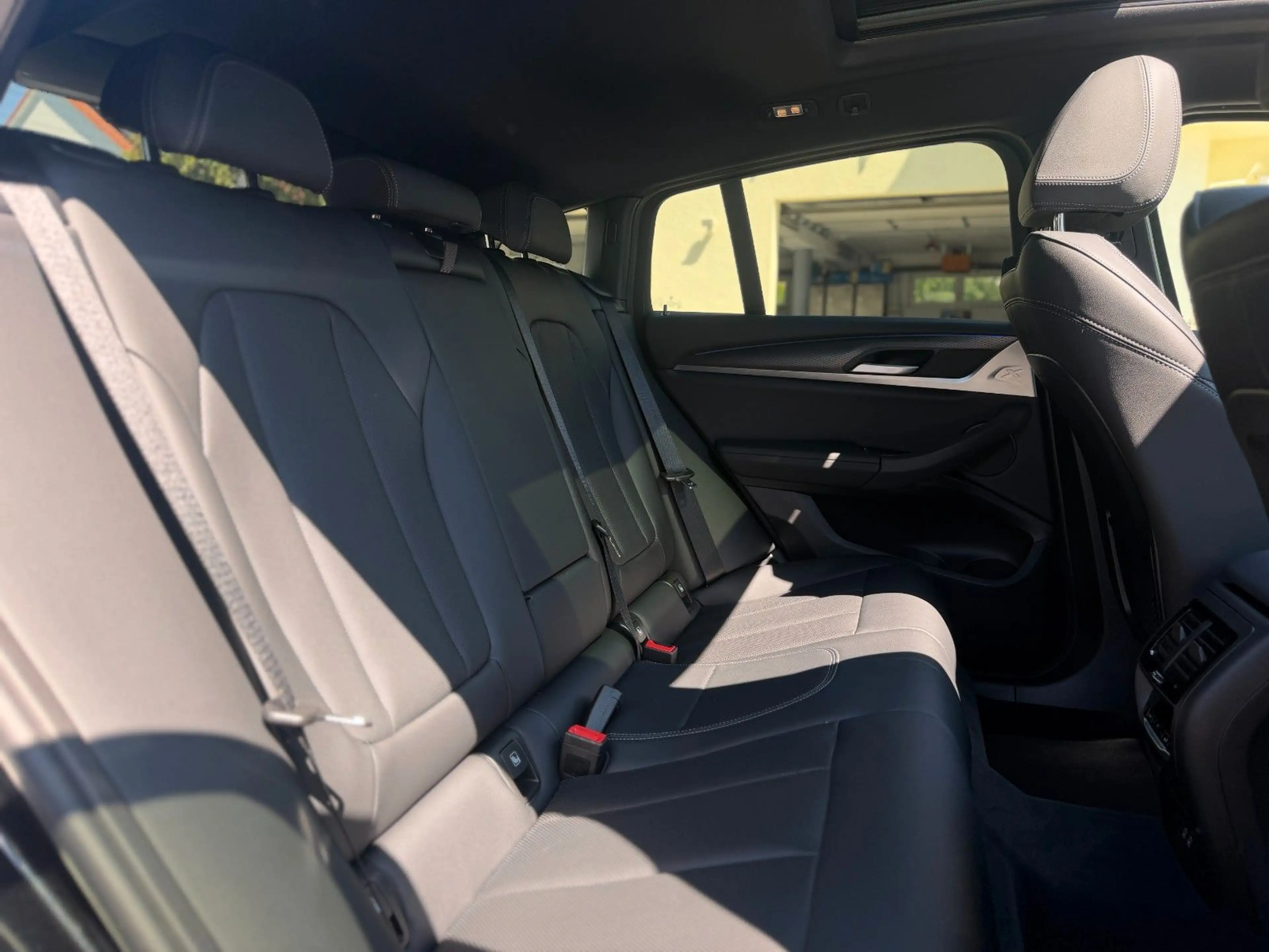 BMW X4 xDrive30i M Sport AHK ACC Laser PanoD Head-Up — photo 15
