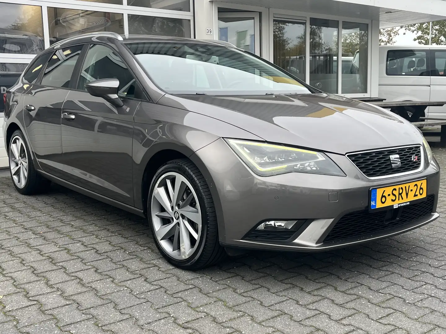 SEAT Leon ST 1.2 TSI DSG Automaat Style Business ACC Trekhaa Grijs - 1