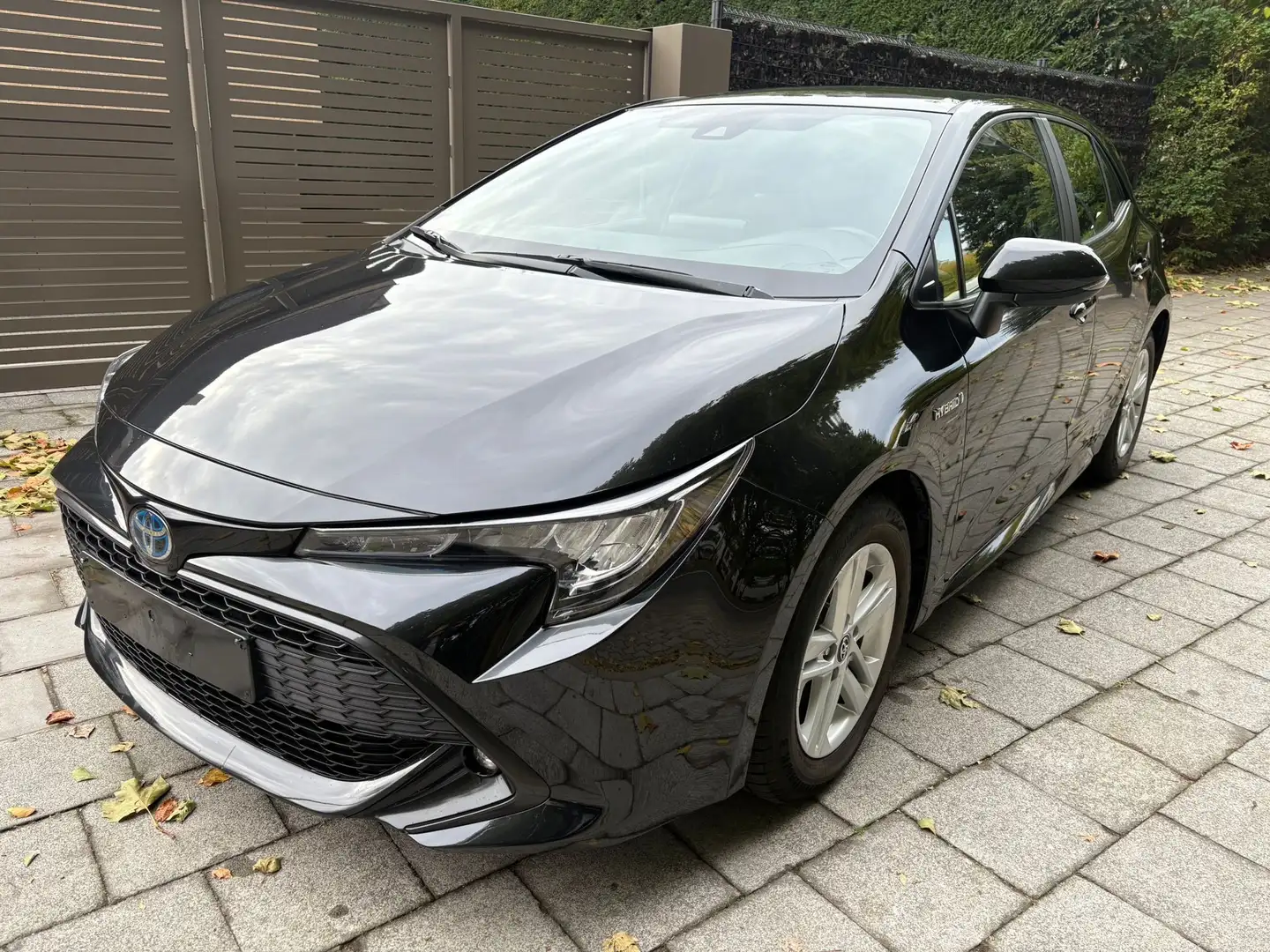 Toyota Corolla Corolla Hybrid 1.8 Premium e-CVT Zwart - 1