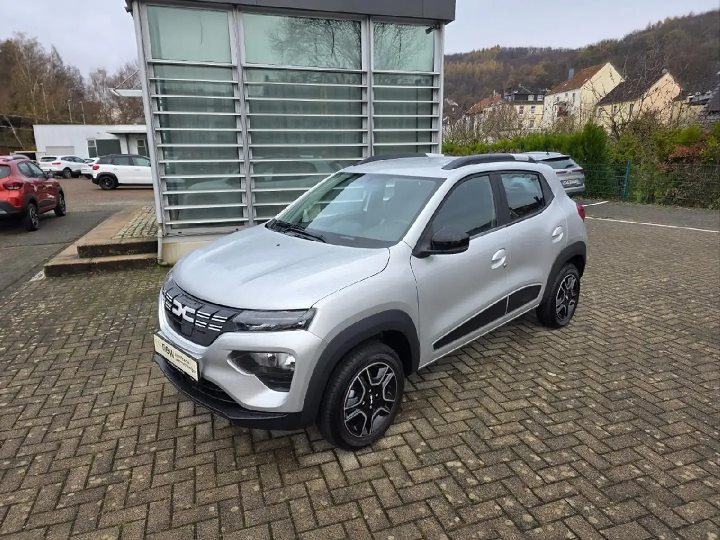 Dacia Spring Electric Navigation Silber - 1