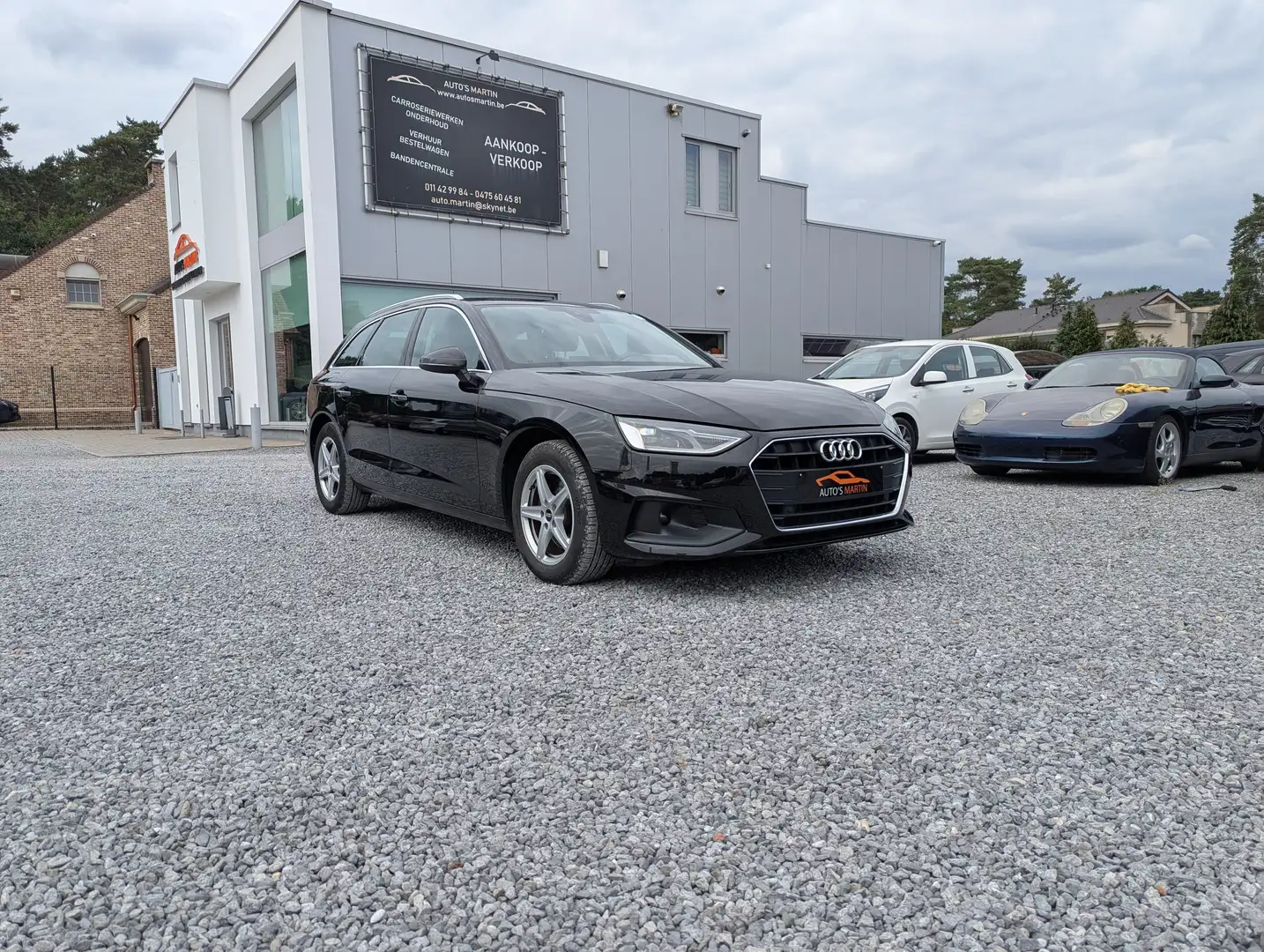 Audi A4 Avant 30 TDI | NAVI | ELEKTR. KOFFER | TREKHAAK Noir - 1