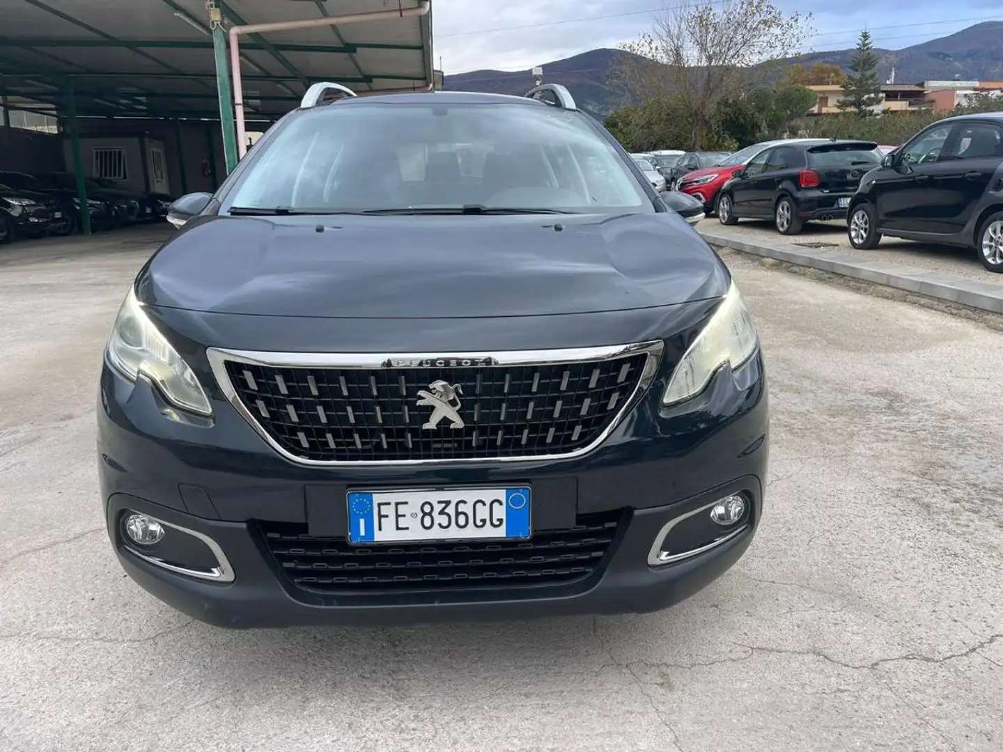 Peugeot 2008 PureTech 82 Active LEGGI ANNUNCIO Grigio - 2