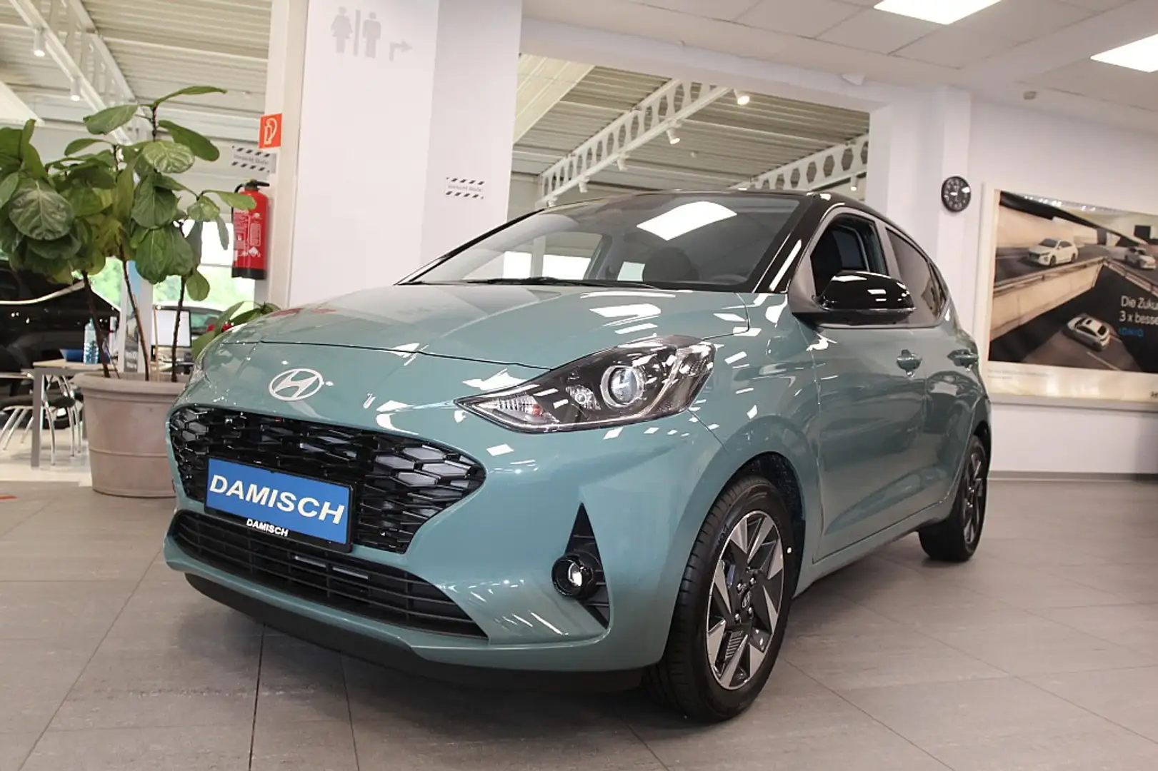 Hyundai i10 1,0 GO Groen - 1