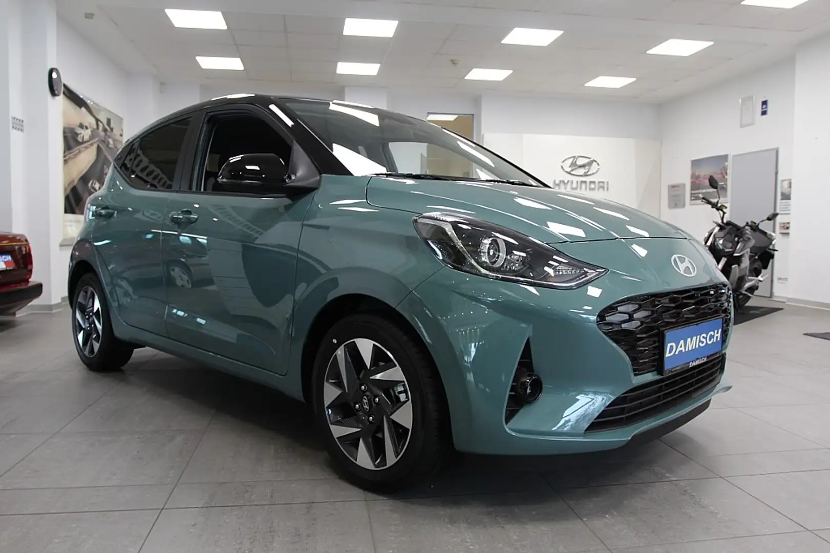 Hyundai i10 1,0 GO Groen - 2