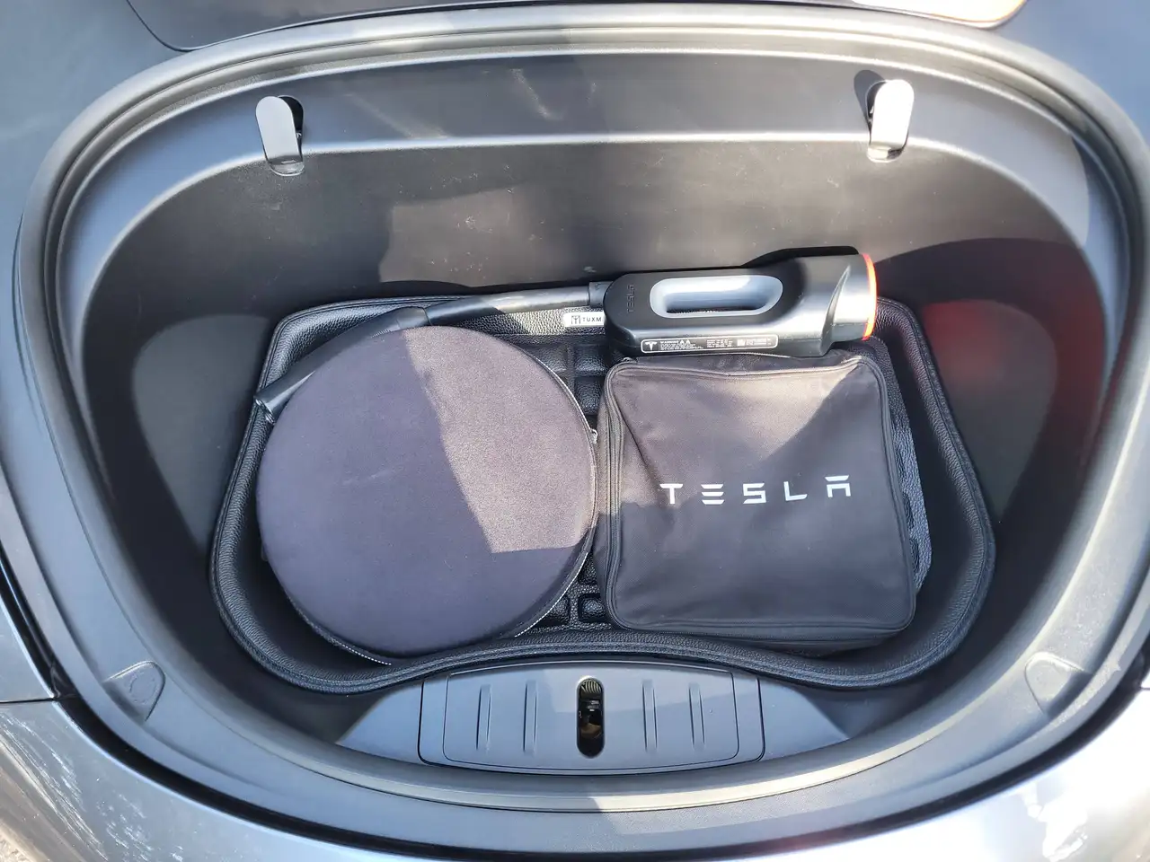 Tesla Model 3 fotografie Tesla Model 3