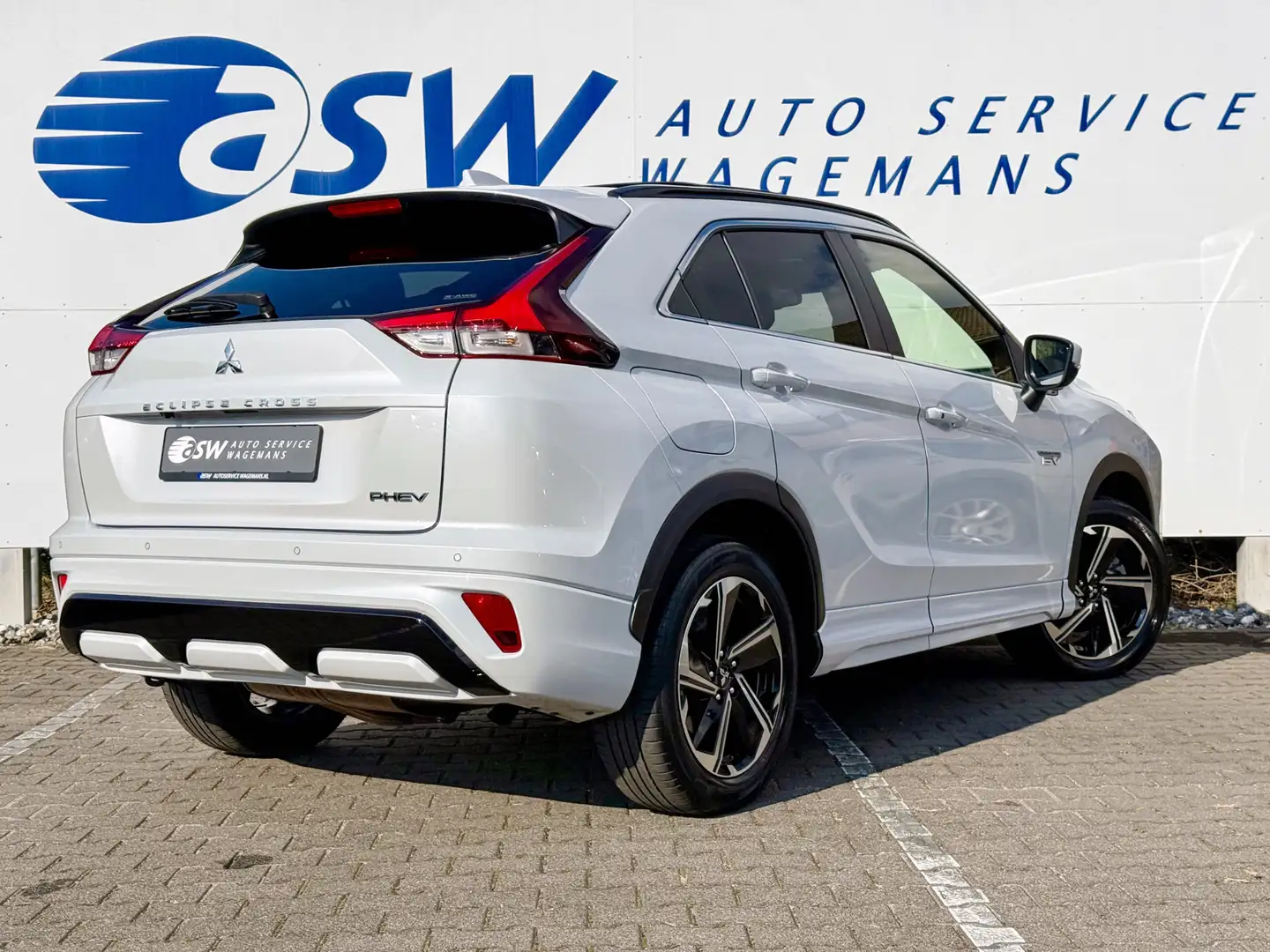 Mitsubishi Eclipse Cross 2.4 PHEV Instyle | Pano | Leder | Parelmoer | LED Blanc - 2