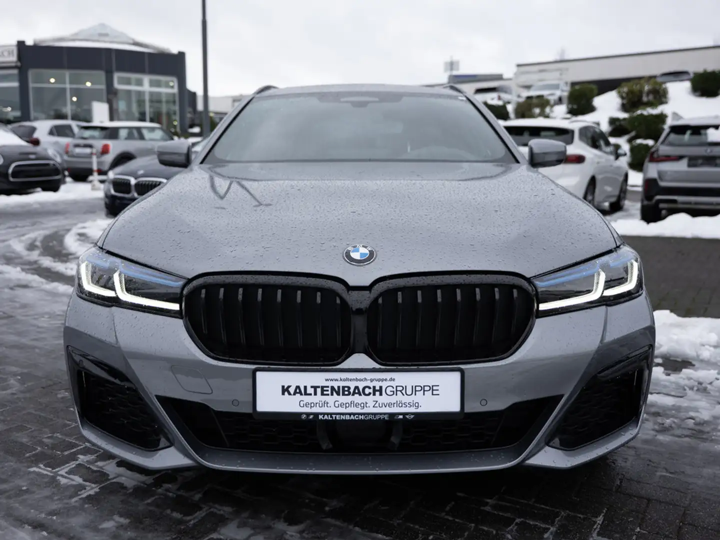 BMW 530 d Touring xDrive M-Sport Pro FACEL. PANO Grau - 2