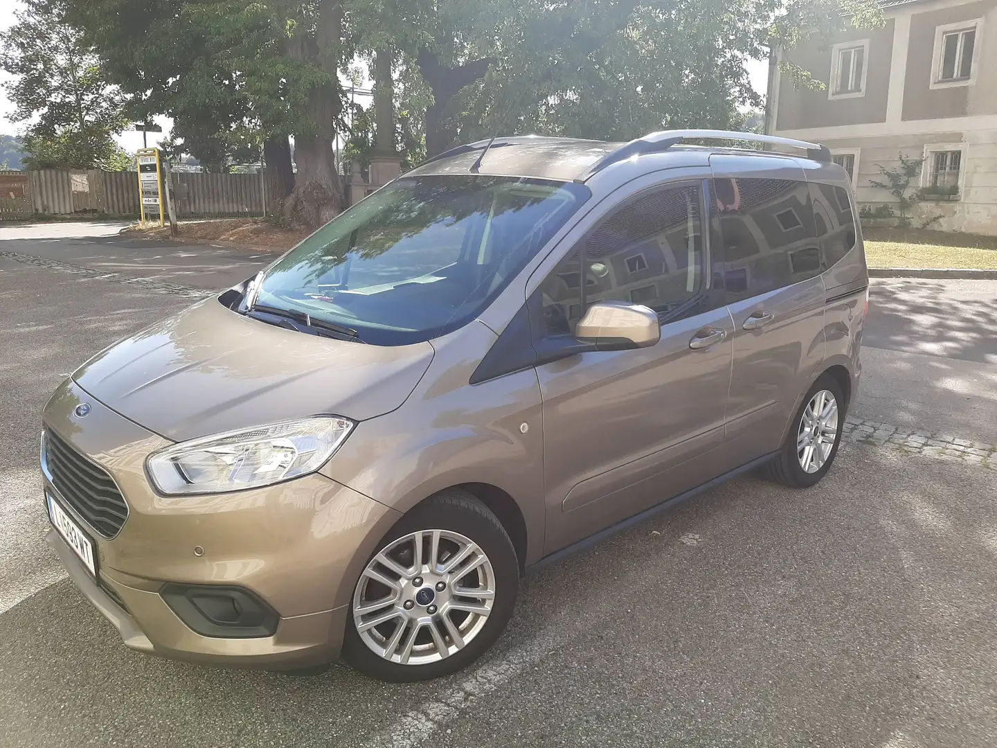 Ford Tourneo Courier Tourneo Courier 1,0 EcoBoost Titanium Titanium Beige - 2