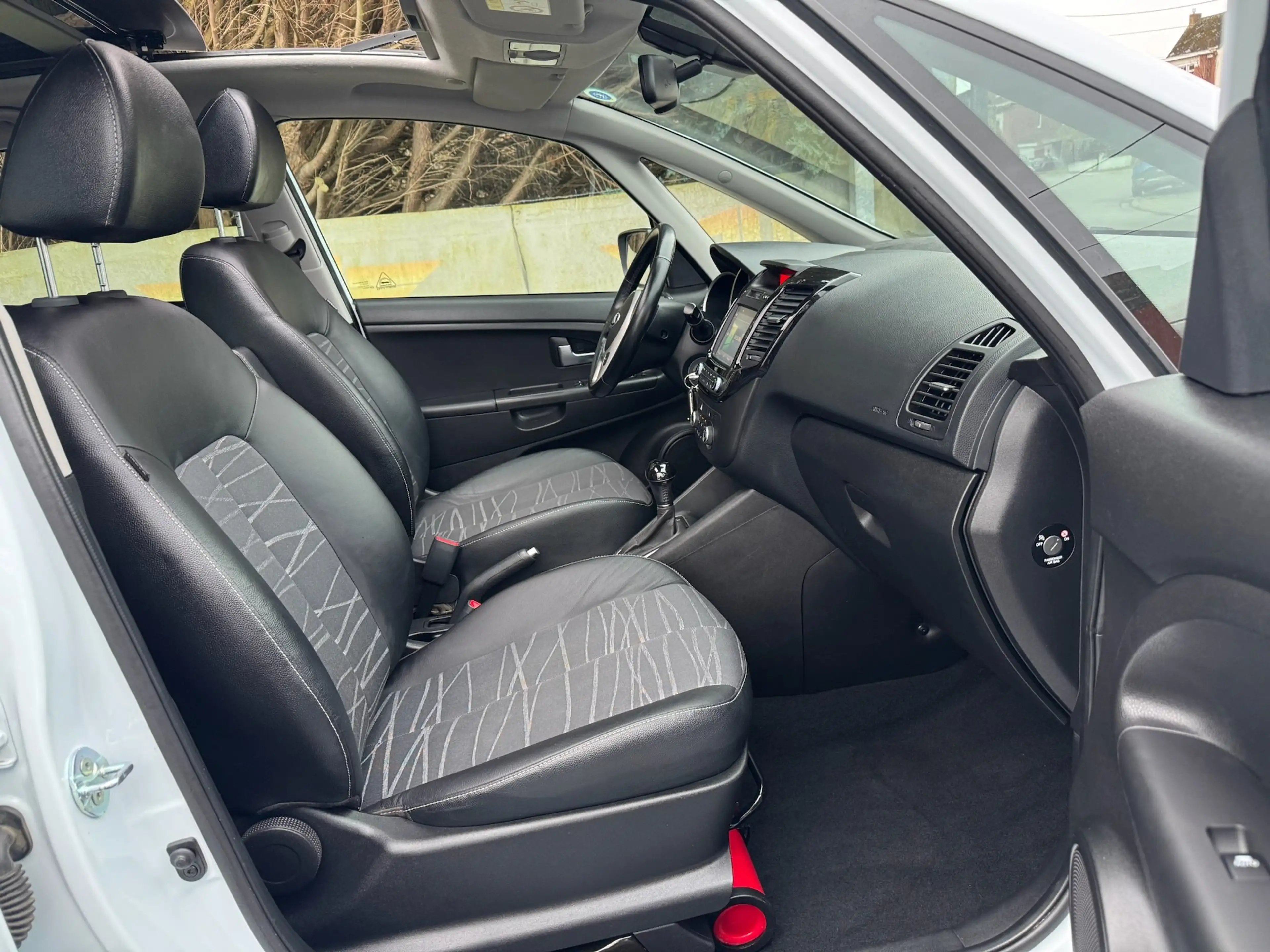 Kia Venga 1.6i World édition AUTO /PANO/ Navi/ CAM/GAR12m — photo 8