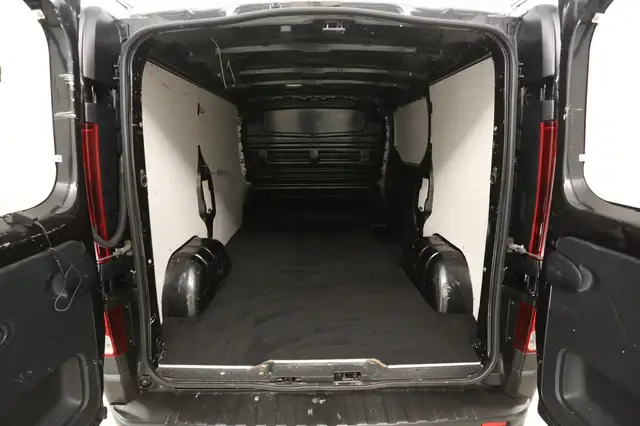 Opel Vivaro view 3