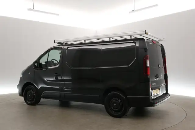 Opel Vivaro view 4