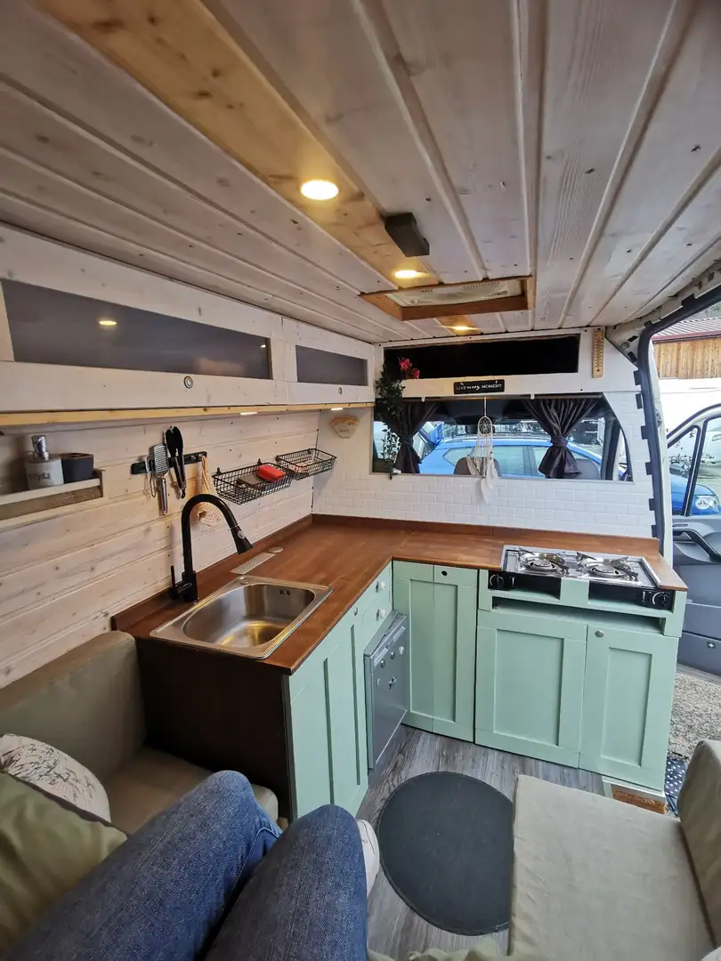 Volkswagen Crafter 35 mittel L2H2 Hochdach Weiß - 2